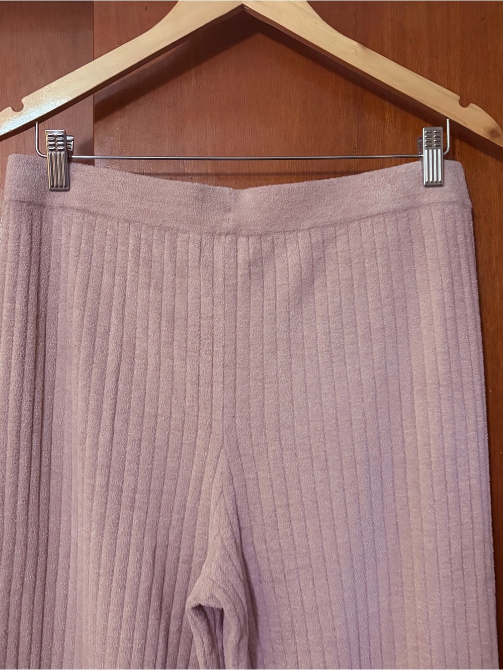 Barefoot Dreams Textured Hem Rib Pants Teaberry Cozy Chic Ultra Lite - Picture 8 of 13